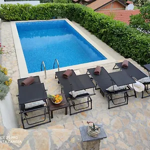Gina Apartman