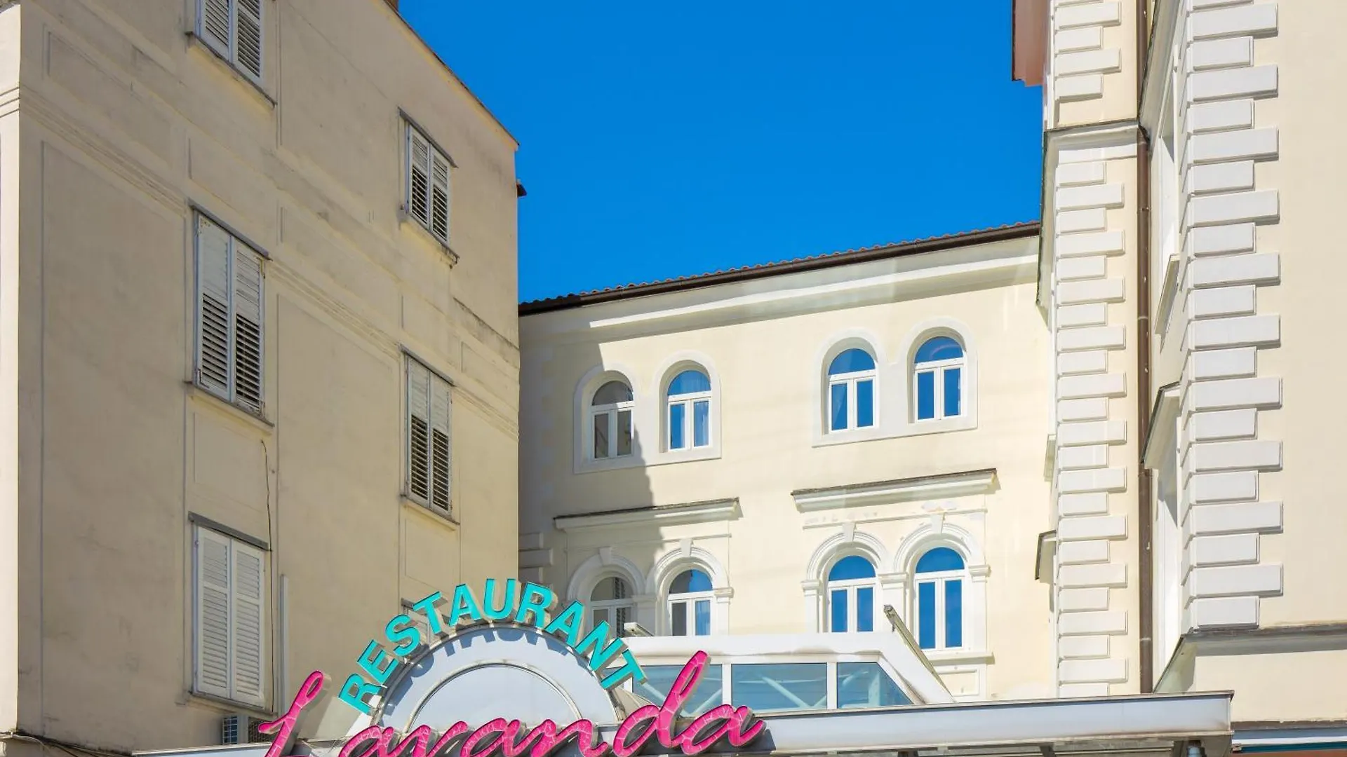 Apartment Marina -1St Row To The Sea With Private Parking Opatija 0*,