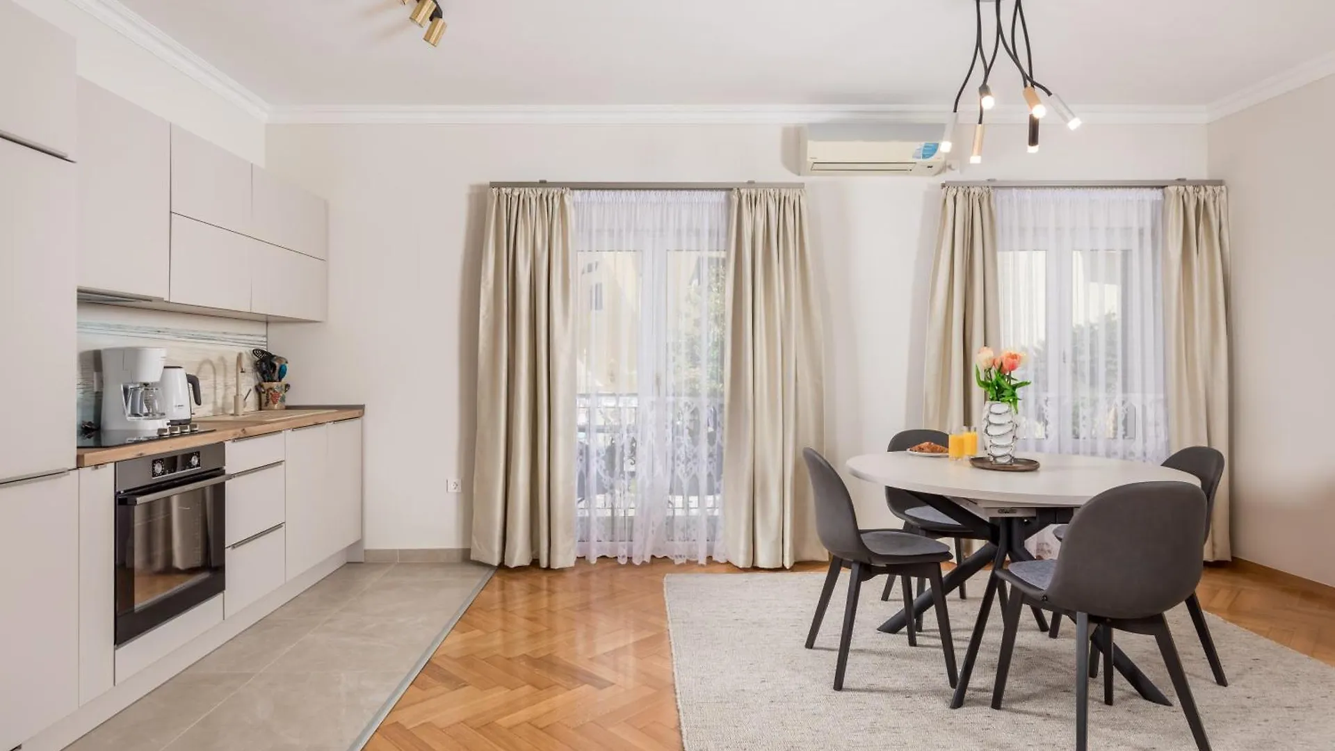 Apartment Marina -1St Row To The Sea With Private Parking Opatija