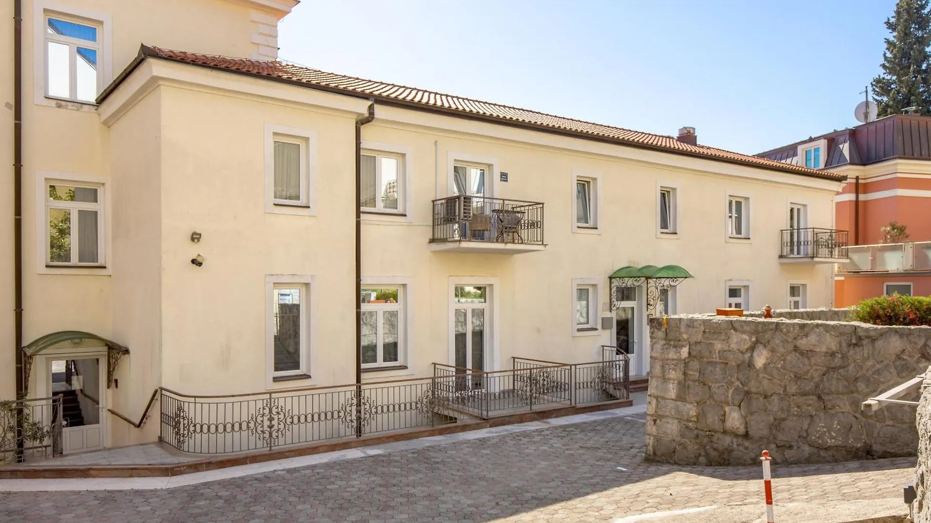 Apartment Marina -1St Row To The Sea With Private Parking Opatija