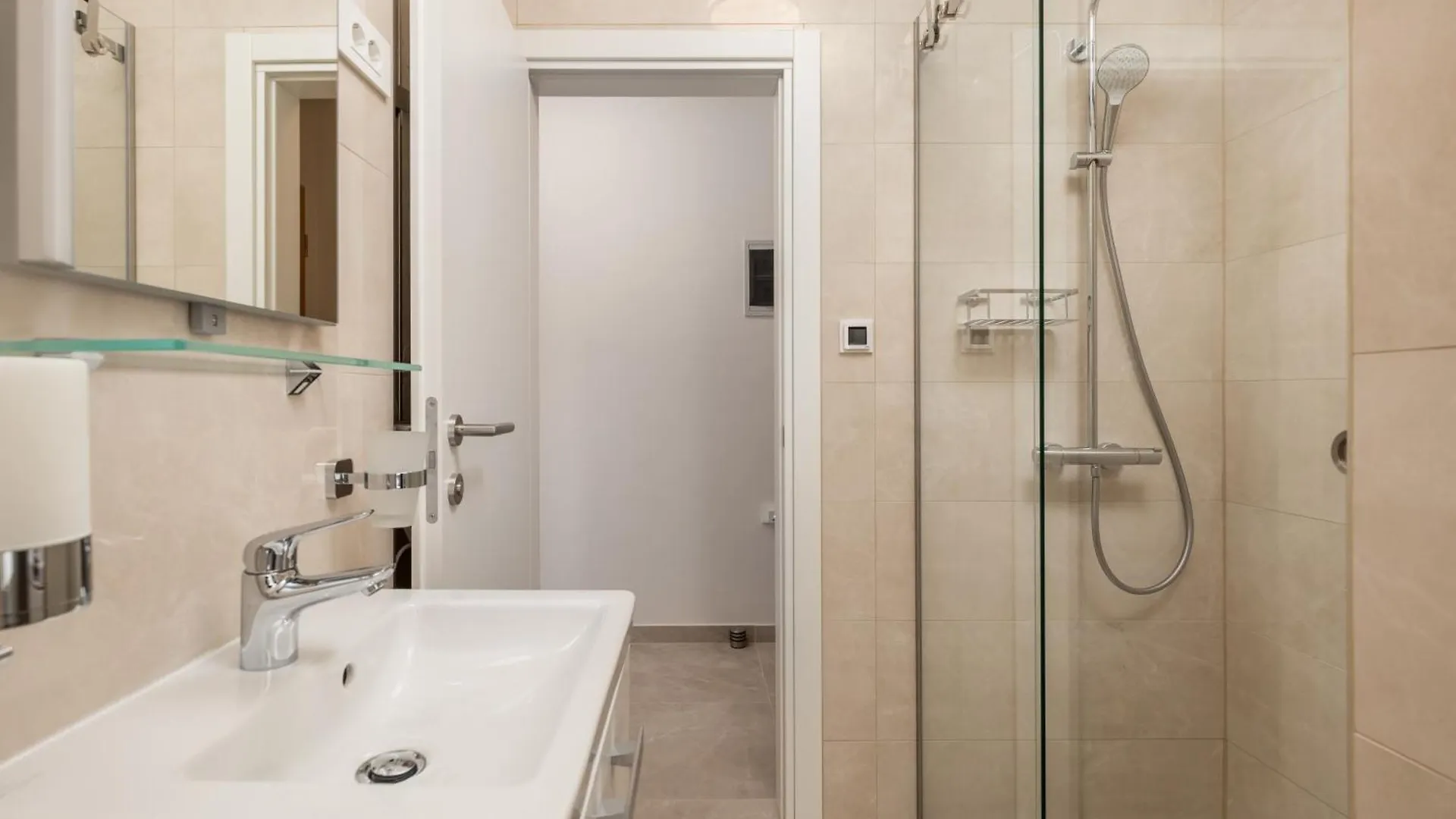 Apartment Marina -1St Row To The Sea With Private Parking Opatija