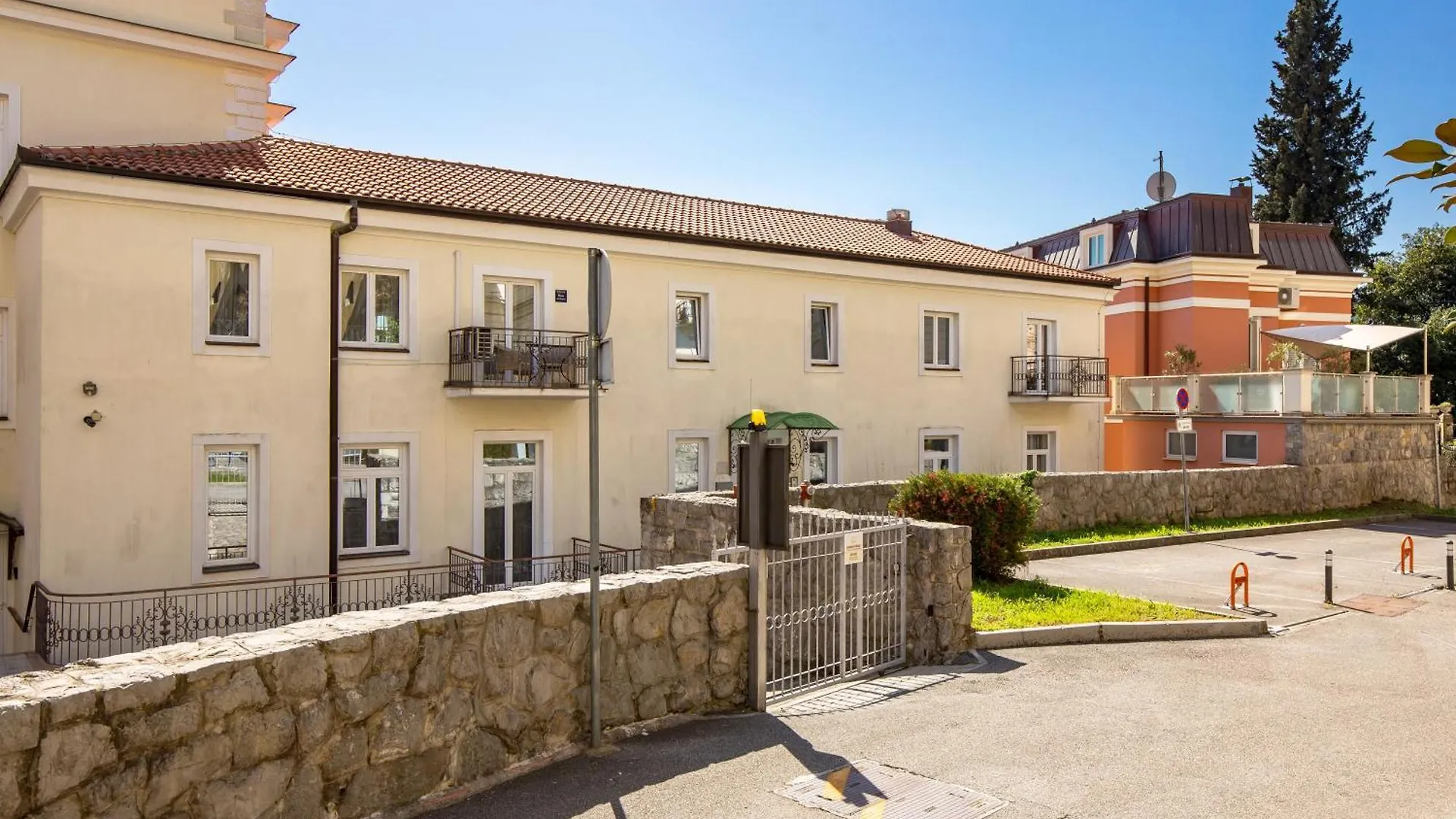Apartment Marina -1St Row To The Sea With Private Parking Opatija